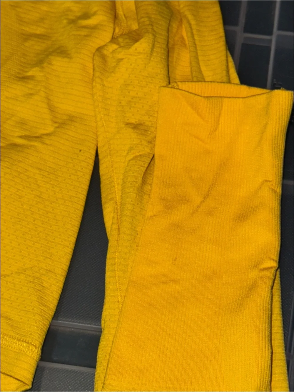 Lululemon Swiftly Tech 2.0 in Utility Yellow, size 6 altered to be more cropped
